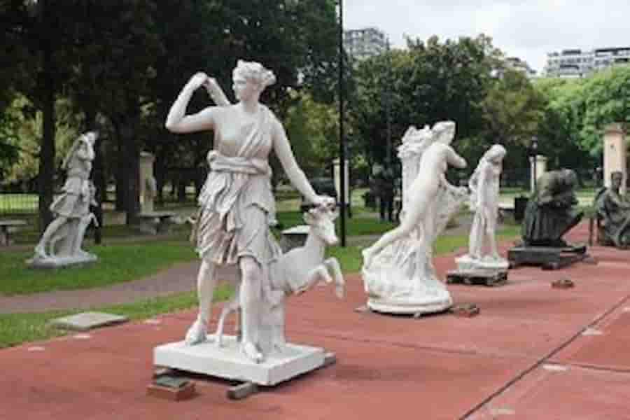 Estatuas-360x240 (1)