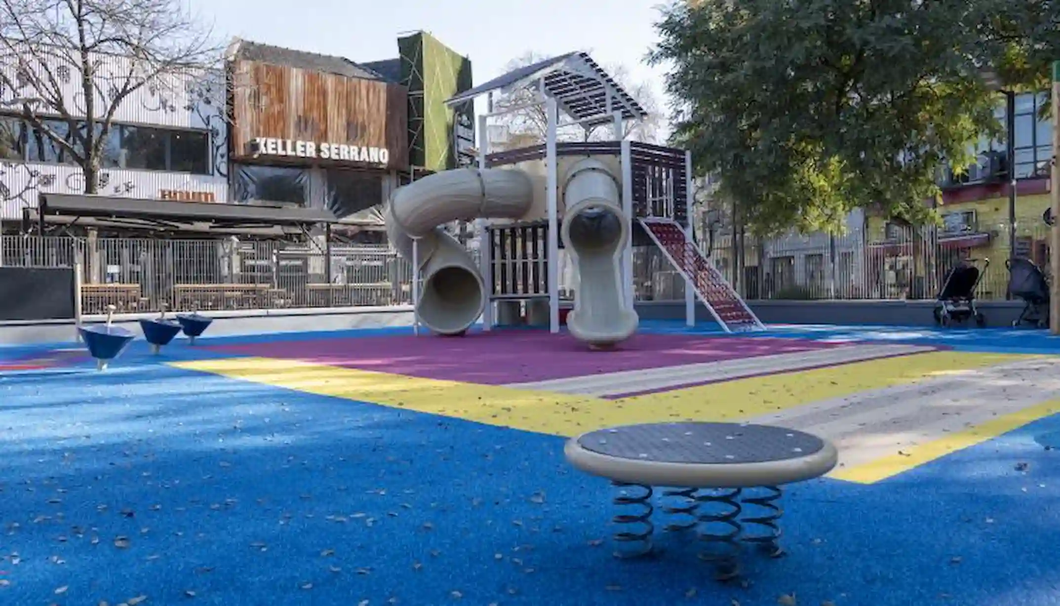 Renovaron a fondo el patio de juegos en la Plazoleta Julio Cortázar