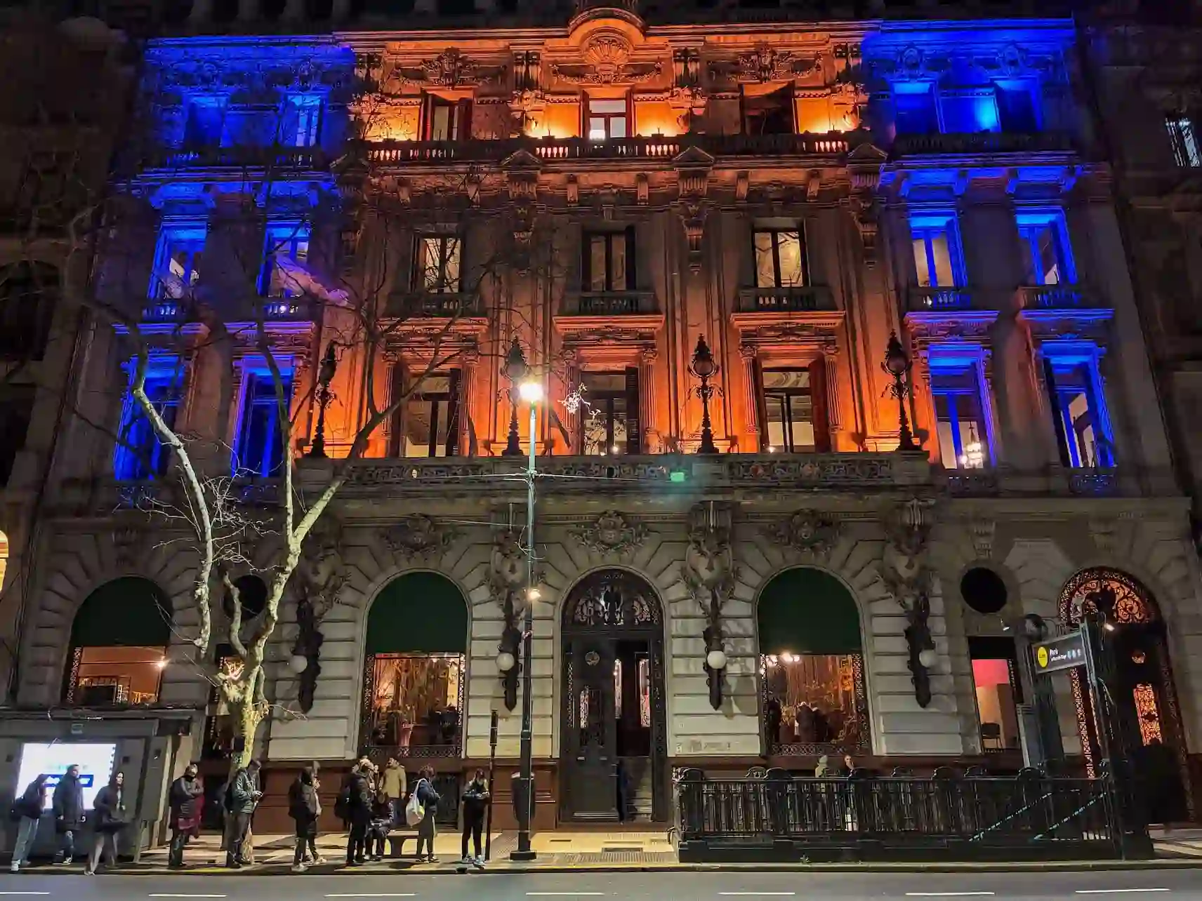 Casa de la Cultura - Fachada noche (1)