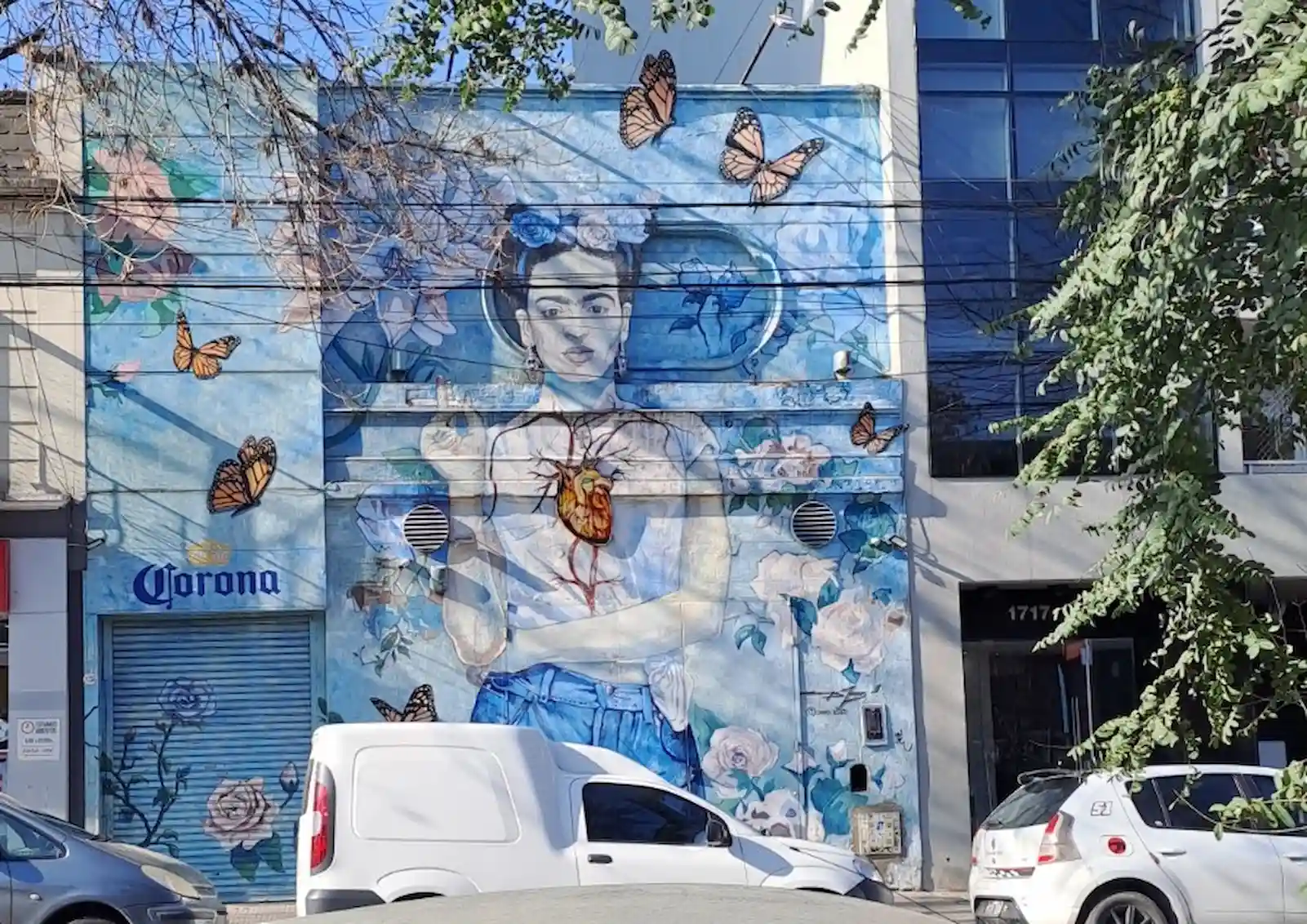 Frida mira Palermo