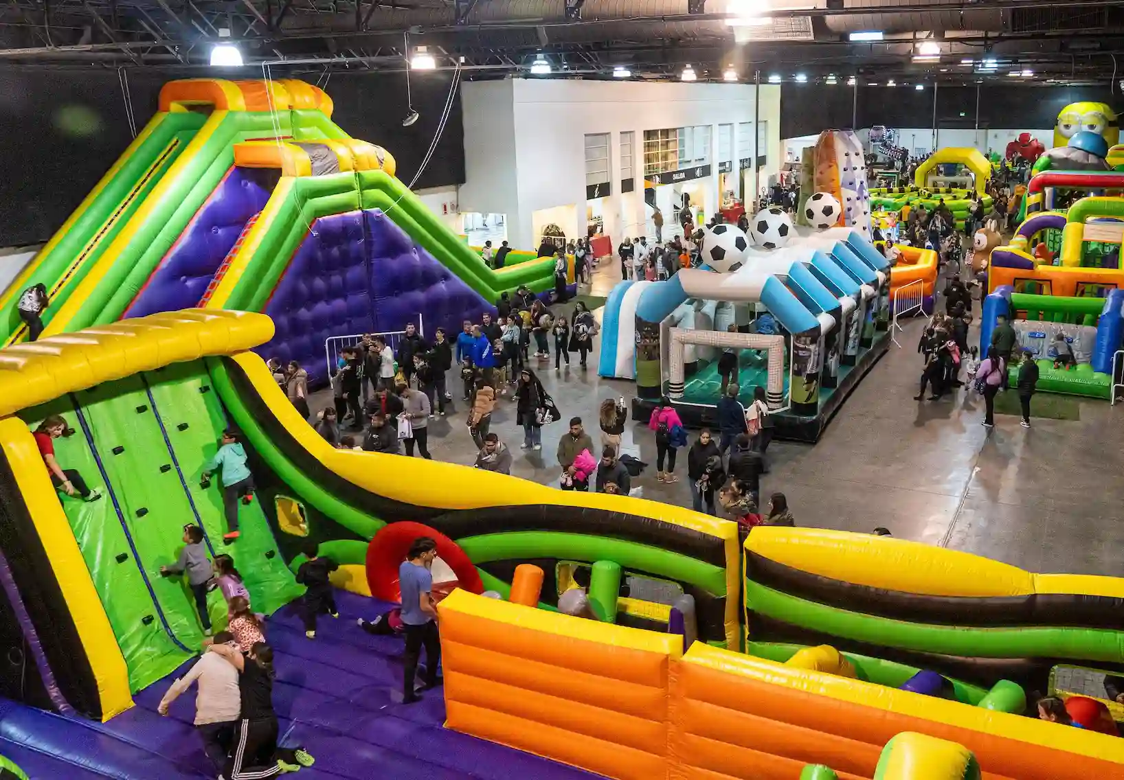 Boom Play vuelve a BA Ferial con un parque inflable renovado para las vacaciones de invierno