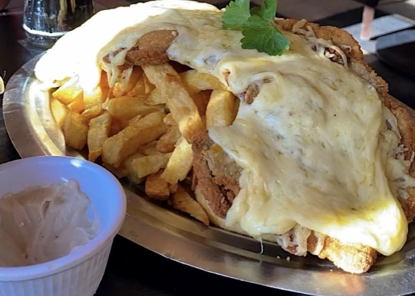 Milanesa a la suiza y Suiza