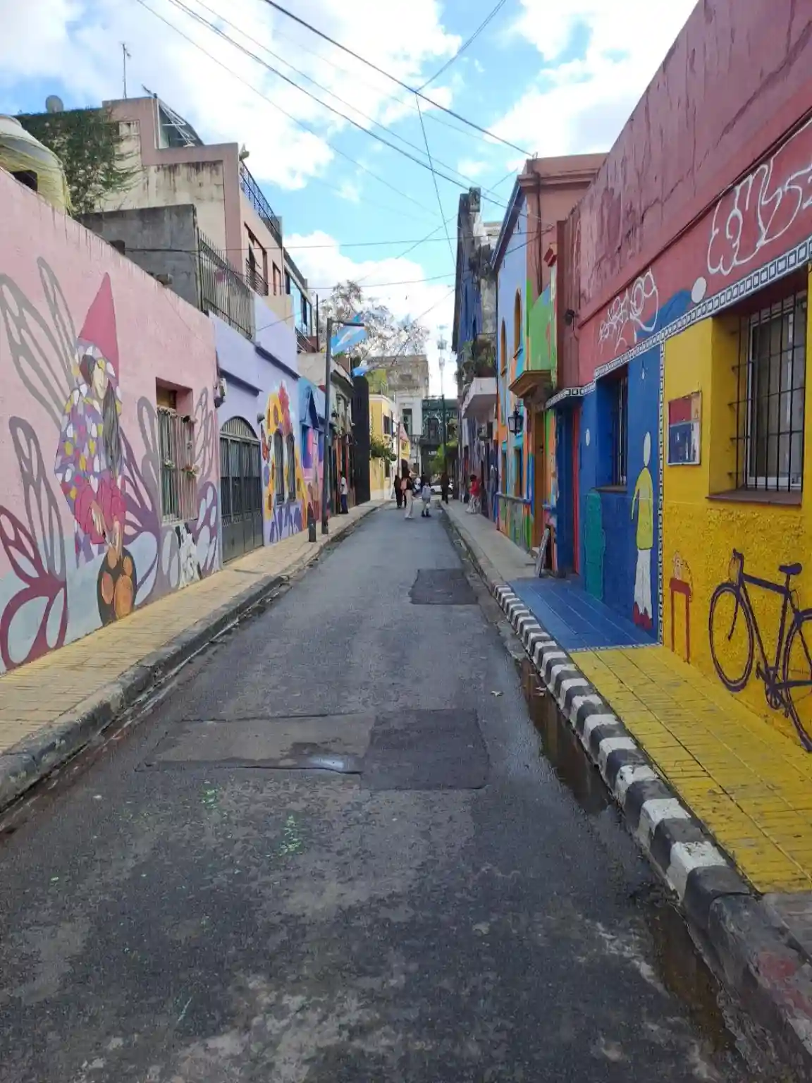 # Pasaje Russel el rincón más colorido de Palermo que conserva el alma del viejo barrio