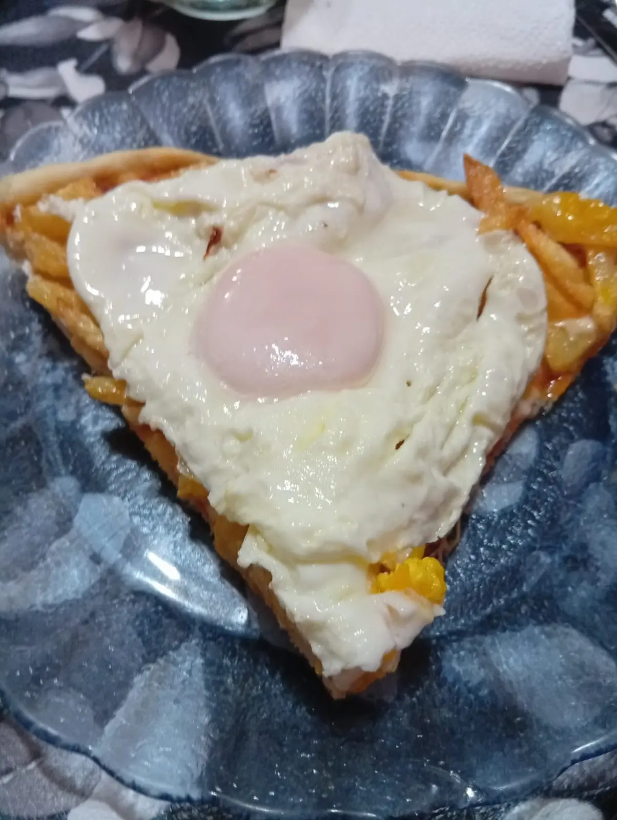Pizza a caballo con papas fritas una receta popula