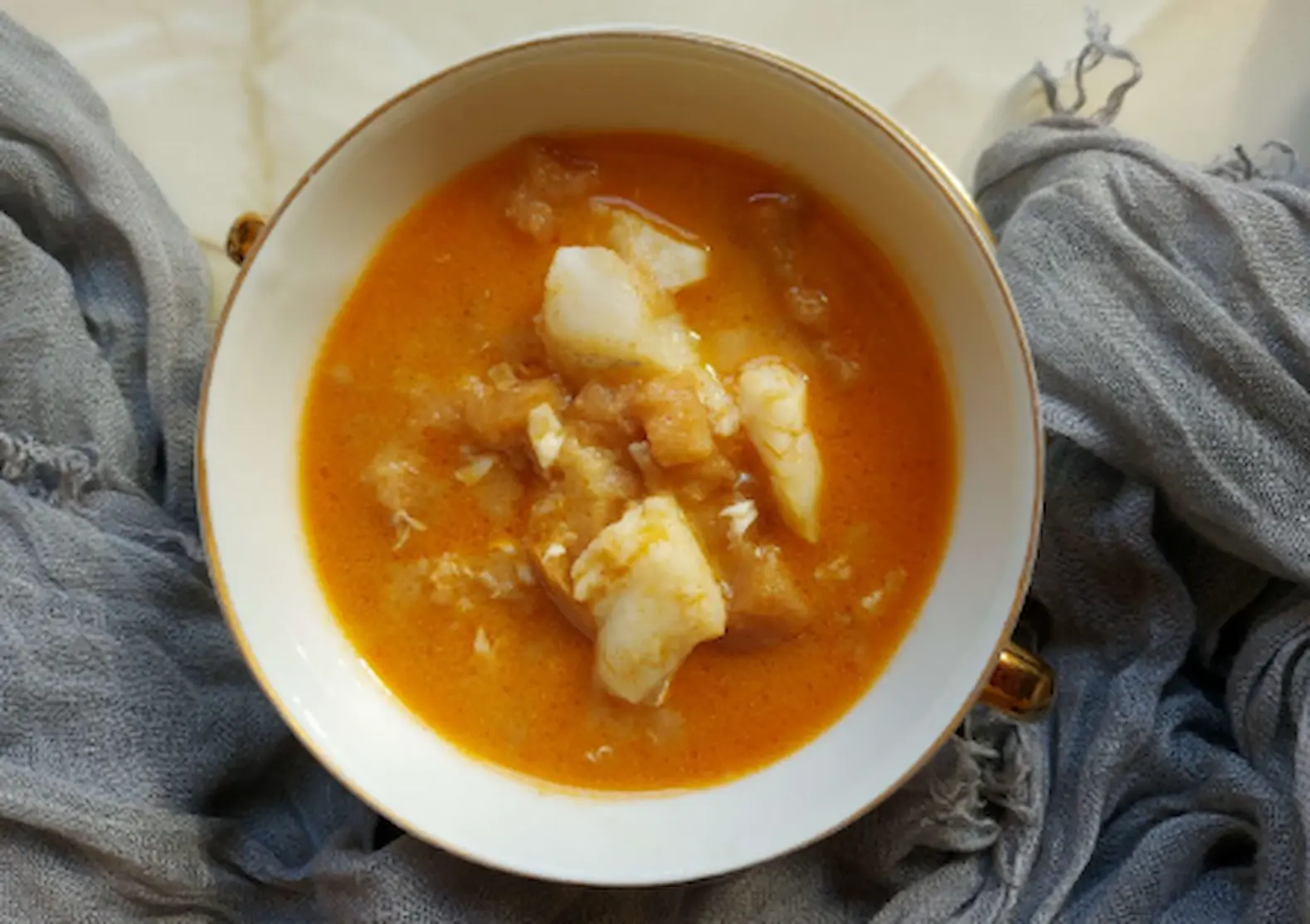 Zurrukutuna la sopa vasca de ajo y bacalao