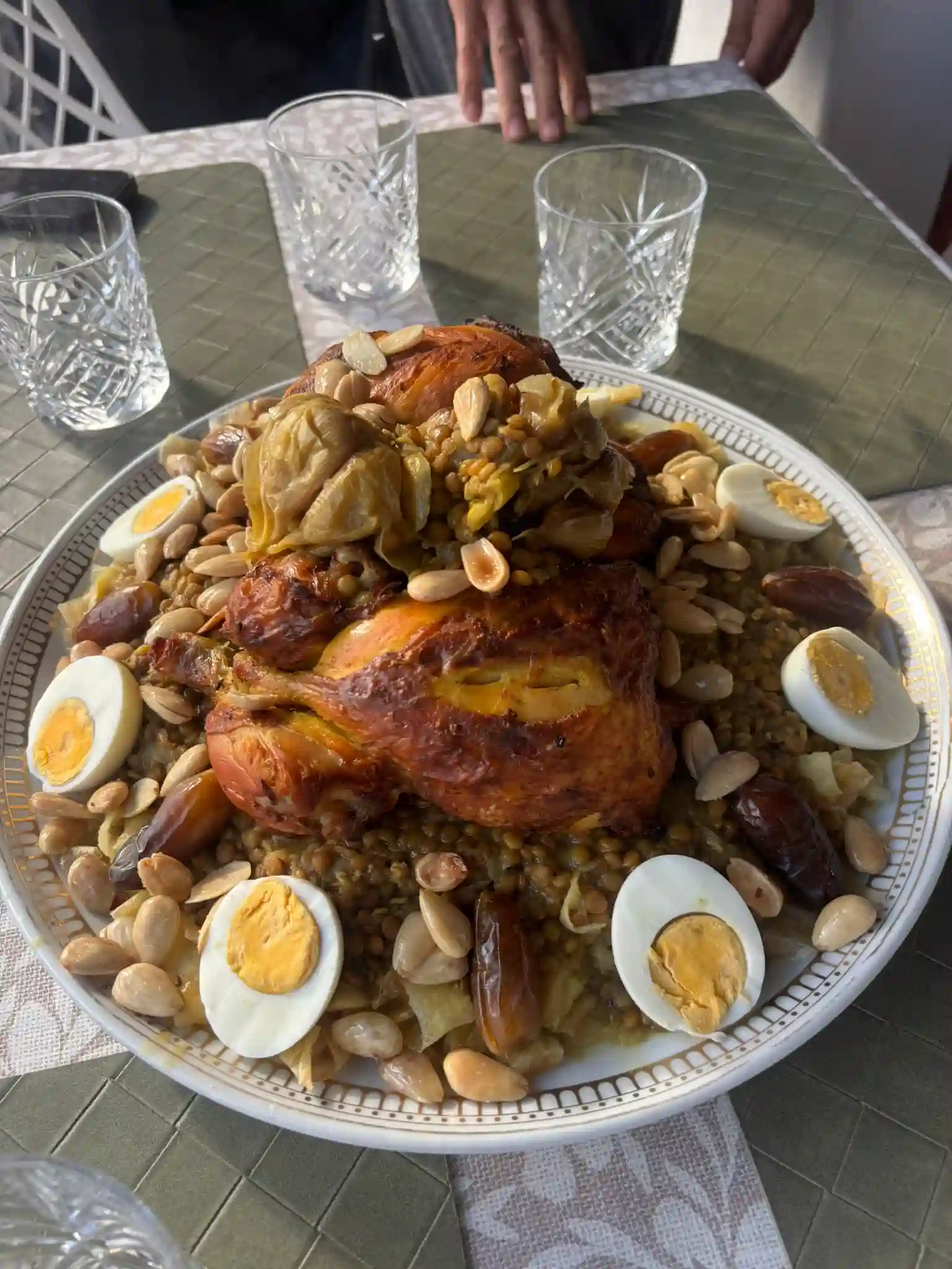 # Rfissa marroquí pollo especiado, lentejas y una masa artesanal